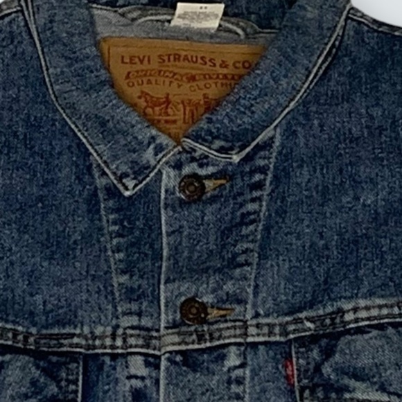 Levis Men’s Jean Jacket Size Large Cropped Denim 100% Cotton - Picture 9 of 16